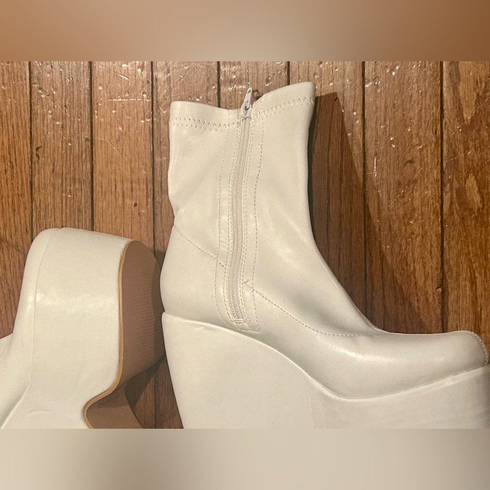 Azalea Wang Lovely White Platform Stretch Sock Vegan Bootie Size 8 - Picture 6 of 15